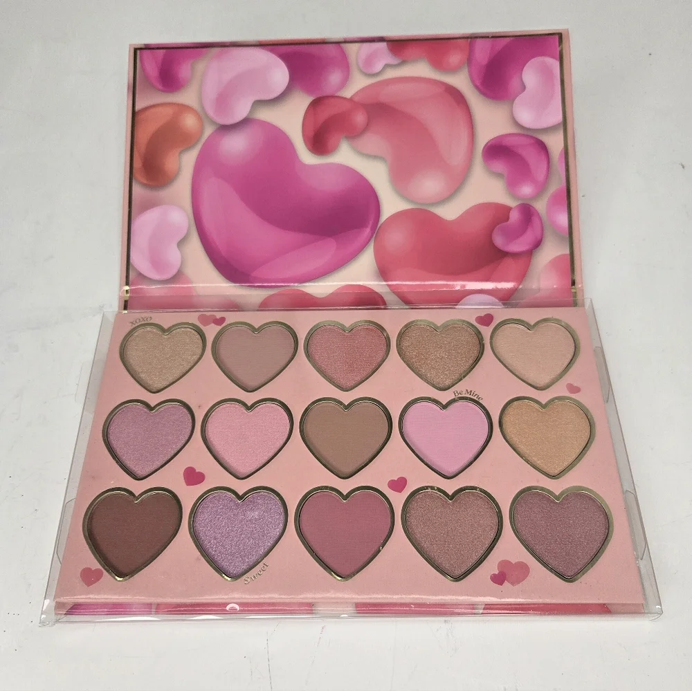 Beauty‎ Concepts Lots Of Love Eyeshadow Palette Hearts Valentine's Day TIKTOK